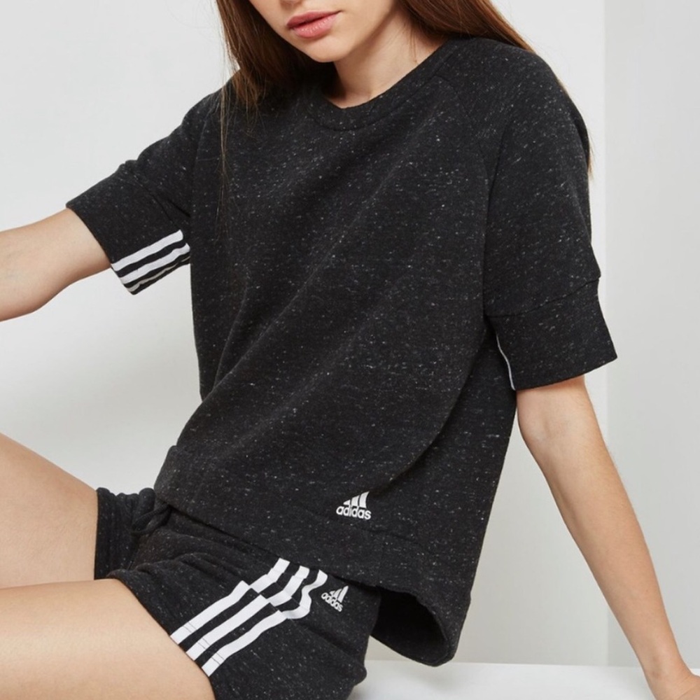 ADIDAS Short Sleeve Sweatshirt Tee